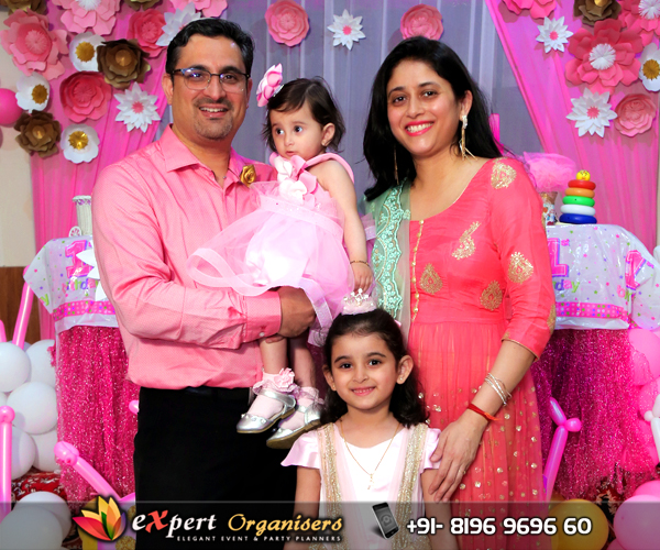 adira-1st-birthday-party-paper-crafting-theme-hamirpur