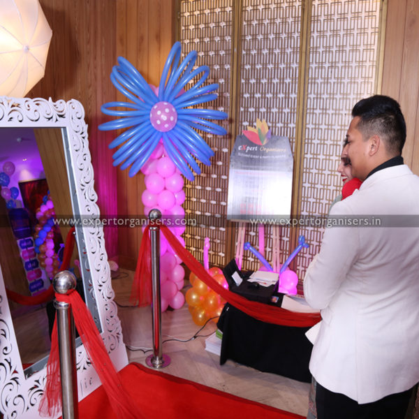 Selfie Mirror Photo booth in Chandigarh Mohali Panchkula Zirakpur