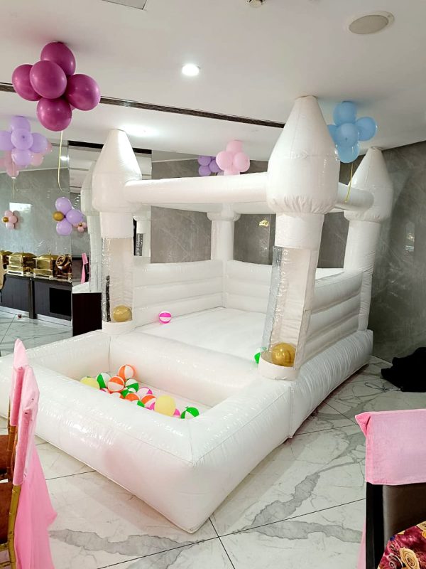 White Castle Indoor Bouncy with Ball-Pit
